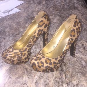 Mossimo leopard print platform heels NWOT sz 8